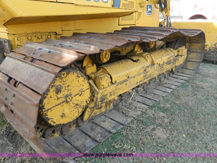 image for item K8221 2003 John Deere 750C Series II dozer