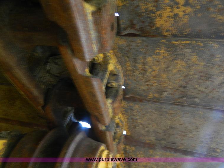 image for item K8221 2003 John Deere 750C Series II dozer