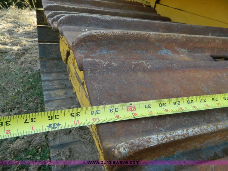 image for item K8221 2003 John Deere 750C Series II dozer