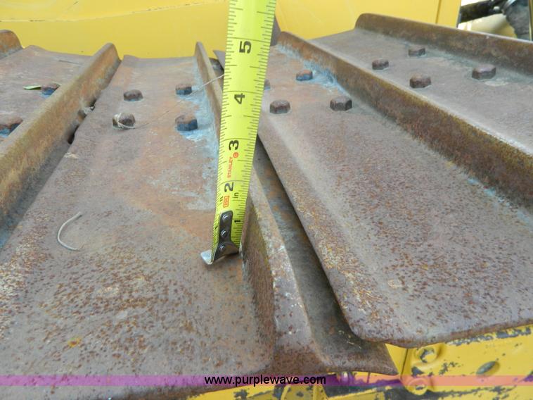 image for item K8221 2003 John Deere 750C Series II dozer