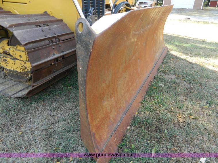 image for item K8221 2003 John Deere 750C Series II dozer