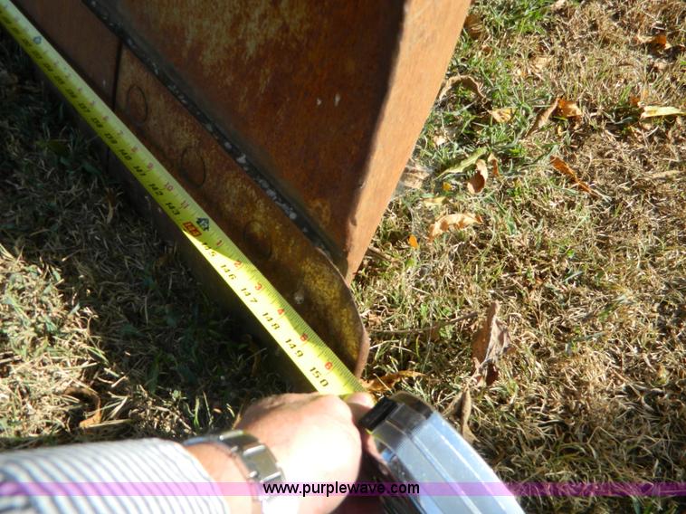 image for item K8221 2003 John Deere 750C Series II dozer