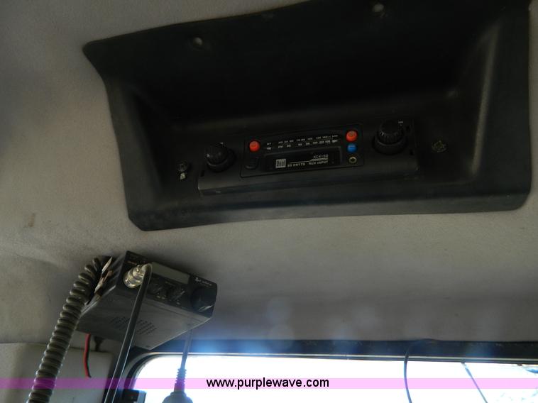 image for item K8221 2003 John Deere 750C Series II dozer