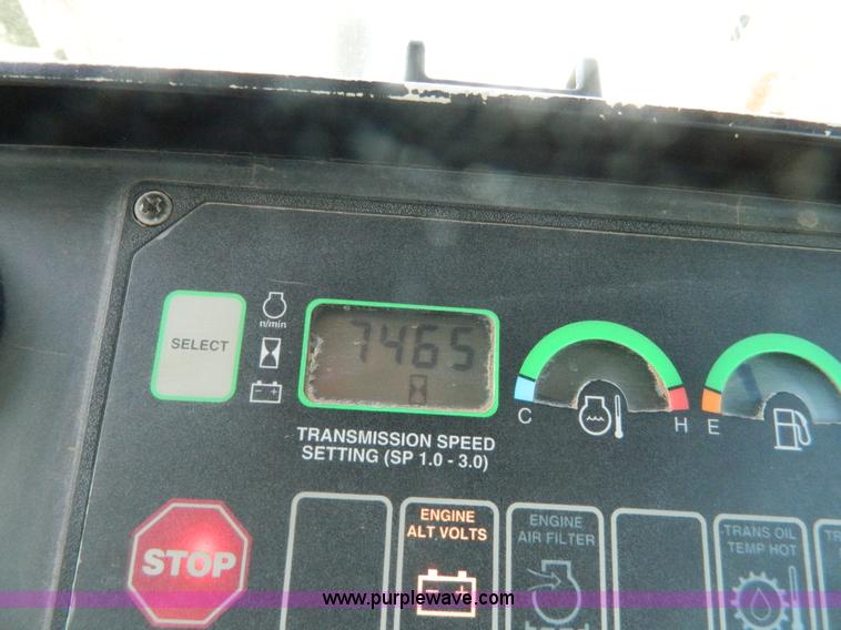 image for item K8221 2003 John Deere 750C Series II dozer