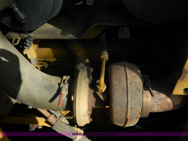 image for item K8221 2003 John Deere 750C Series II dozer