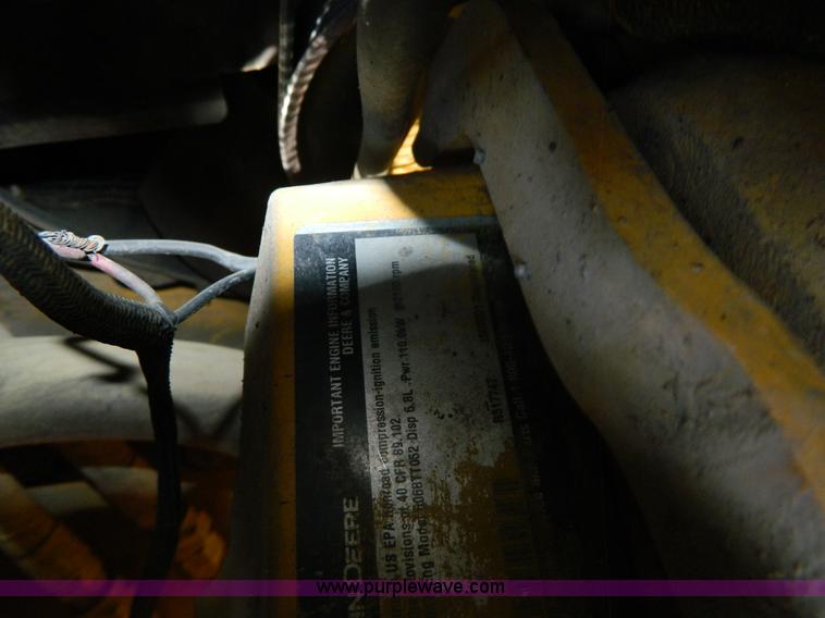 image for item K8221 2003 John Deere 750C Series II dozer