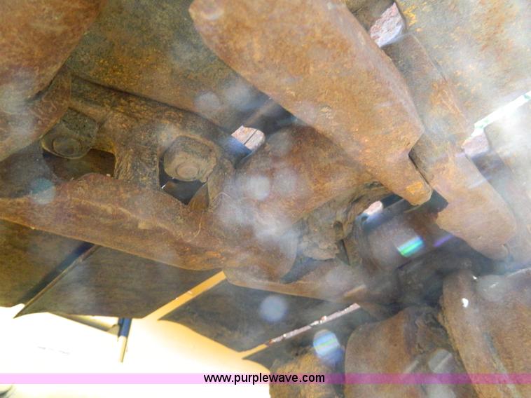 image for item K8221 2003 John Deere 750C Series II dozer