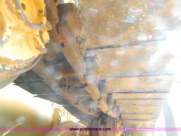 image for item K8221 2003 John Deere 750C Series II dozer