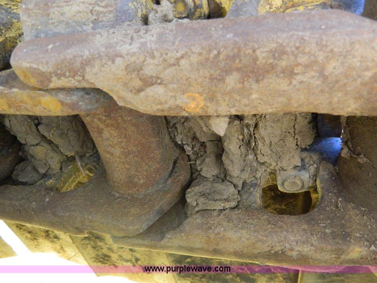 image for item K8221 2003 John Deere 750C Series II dozer