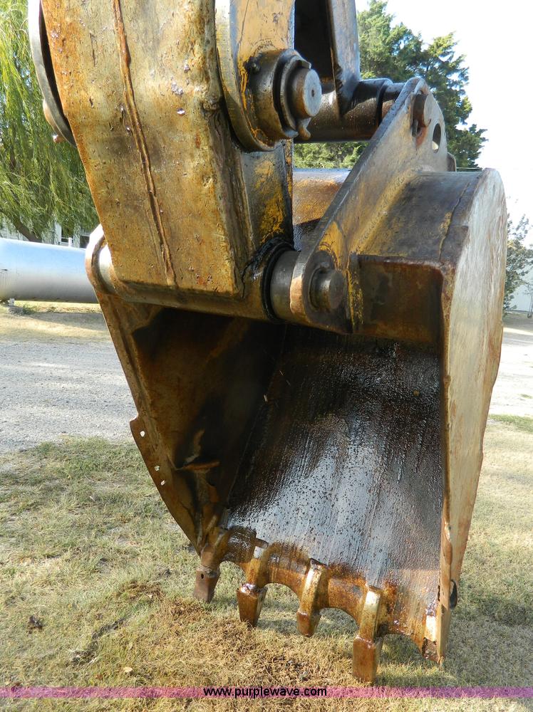 image for item K8222 1974 John Deere 690B excavator