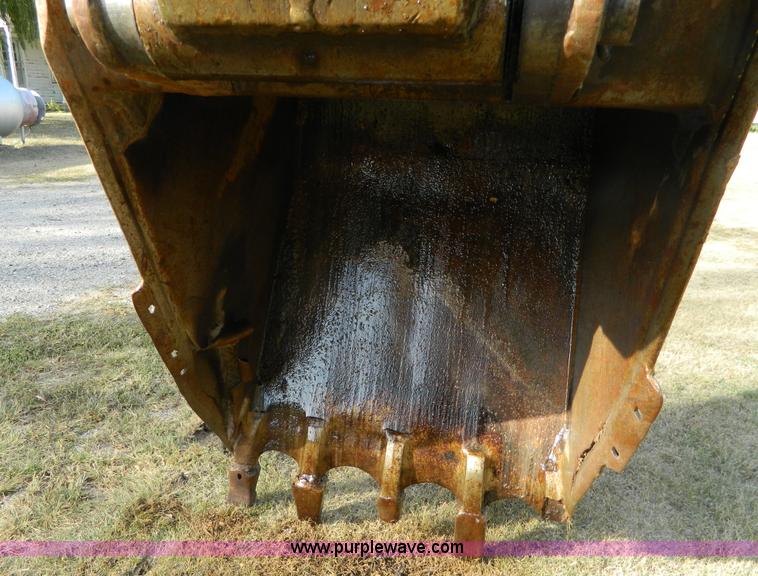 image for item K8222 1974 John Deere 690B excavator