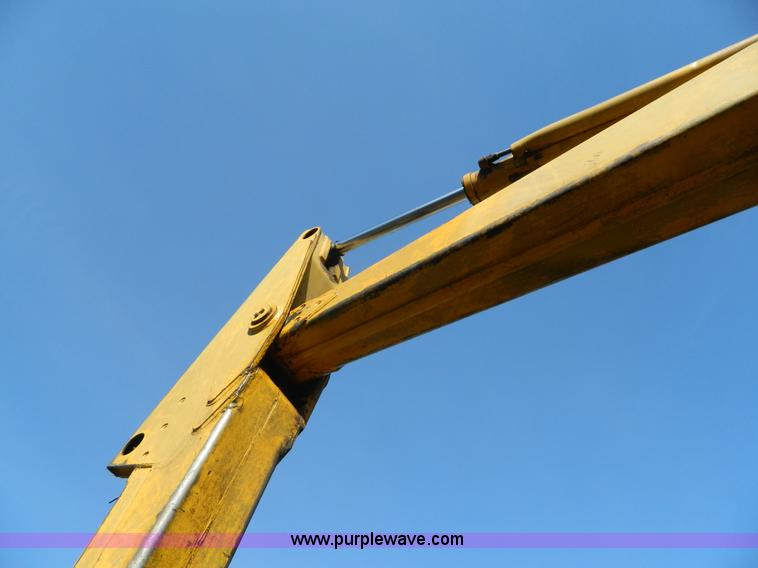 image for item K8222 1974 John Deere 690B excavator