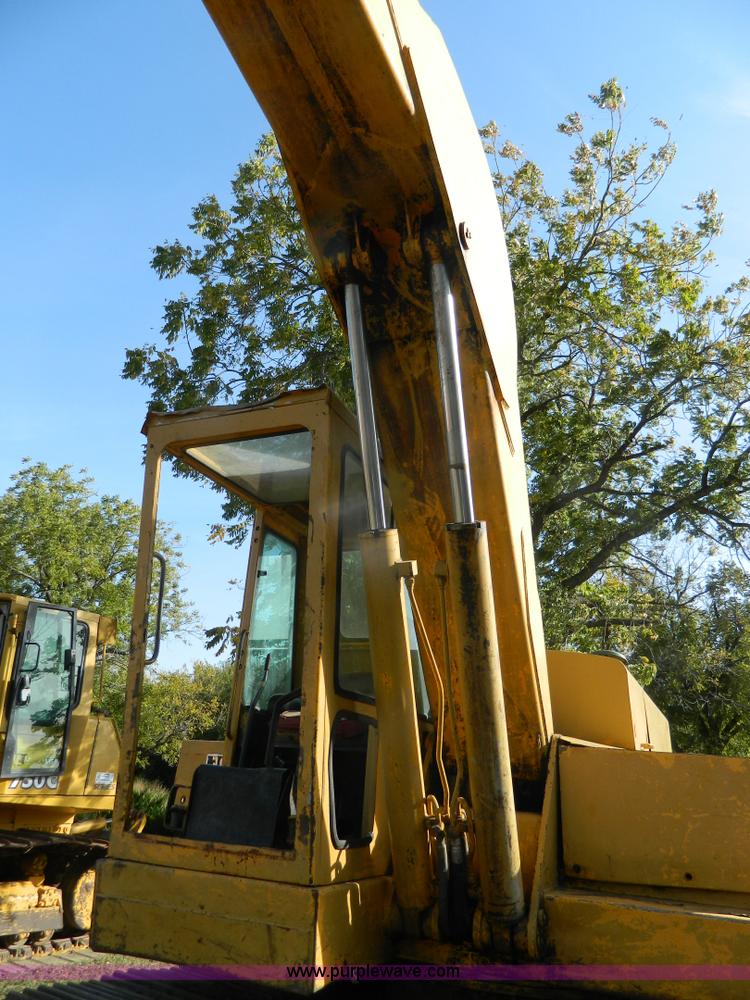 image for item K8222 1974 John Deere 690B excavator