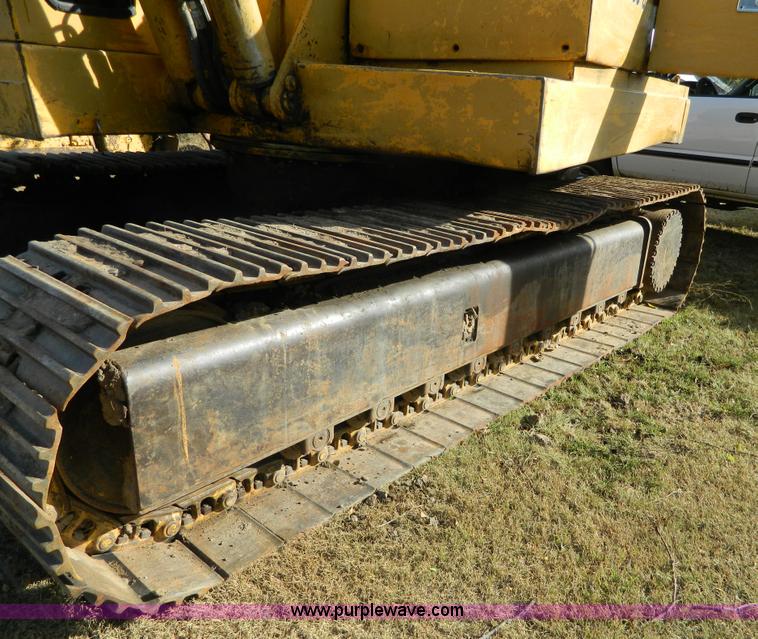image for item K8222 1974 John Deere 690B excavator