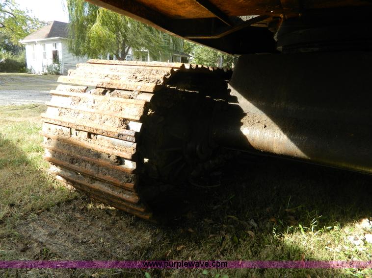 image for item K8222 1974 John Deere 690B excavator