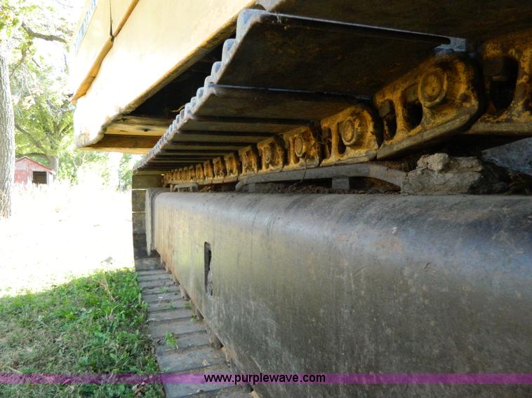 image for item K8222 1974 John Deere 690B excavator