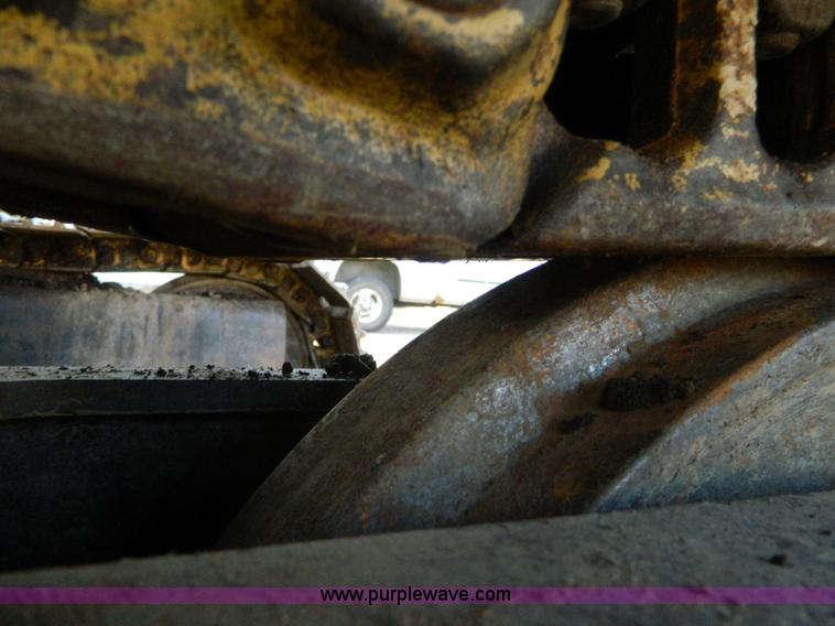 image for item K8222 1974 John Deere 690B excavator