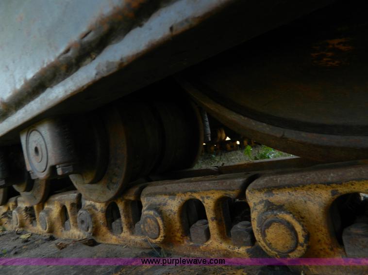 image for item K8222 1974 John Deere 690B excavator