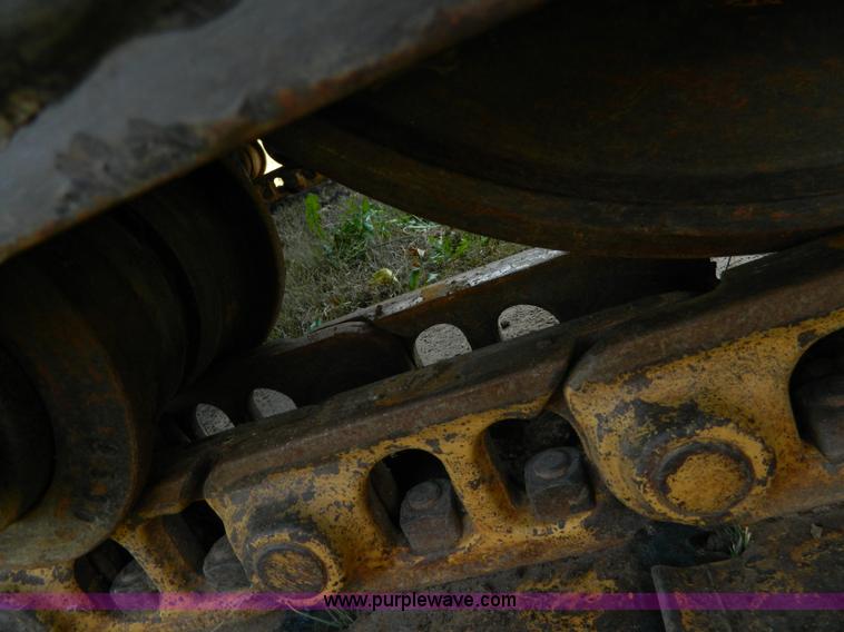 image for item K8222 1974 John Deere 690B excavator