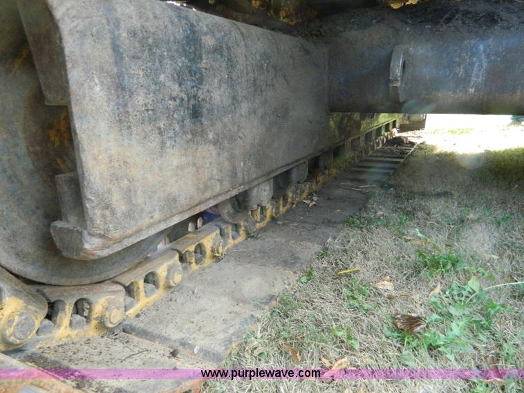 image for item K8222 1974 John Deere 690B excavator