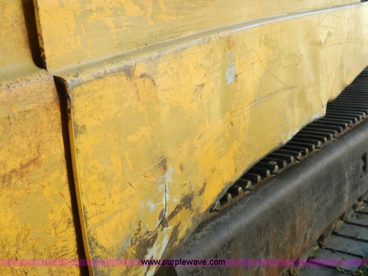 image for item K8222 1974 John Deere 690B excavator