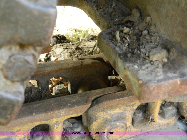 image for item K8222 1974 John Deere 690B excavator