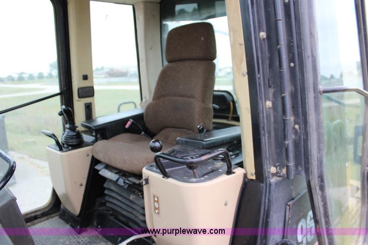 image for item L2330 2002 Caterpillar 963C track loader