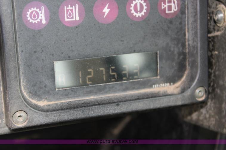 image for item L2330 2002 Caterpillar 963C track loader