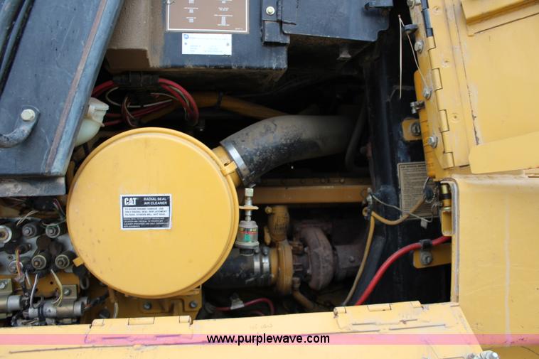 image for item L2330 2002 Caterpillar 963C track loader