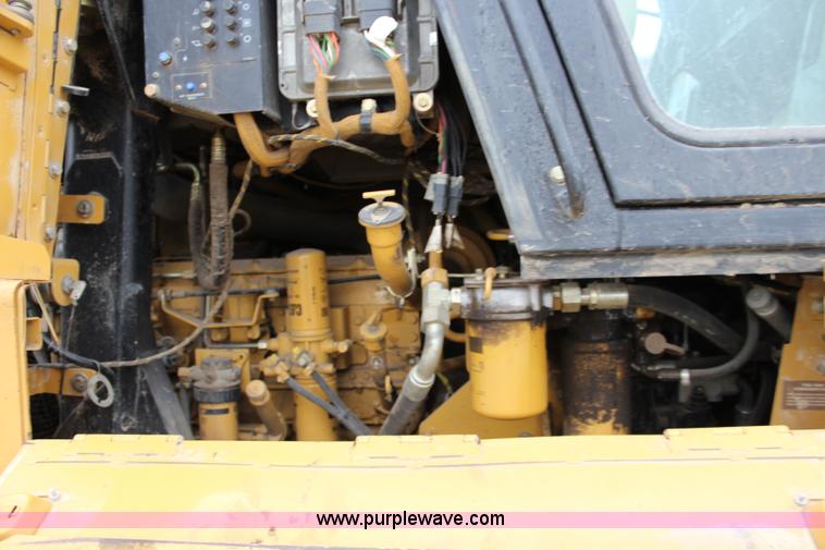 image for item L2330 2002 Caterpillar 963C track loader