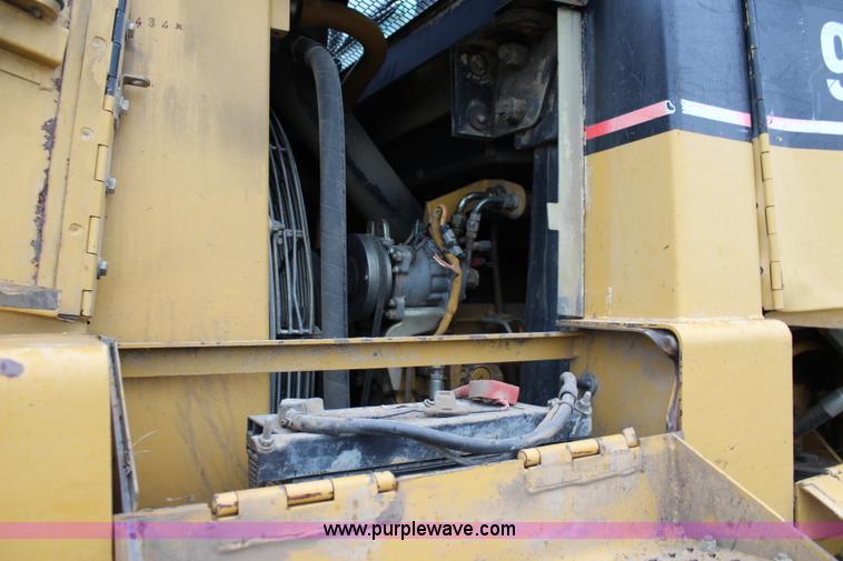 image for item L2330 2002 Caterpillar 963C track loader