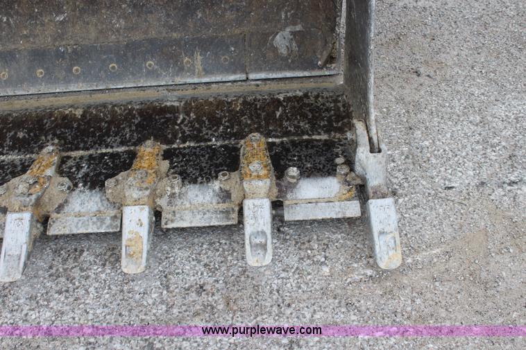 image for item L2330 2002 Caterpillar 963C track loader