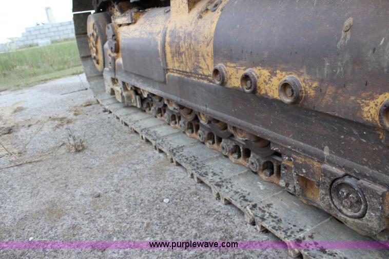 image for item L2330 2002 Caterpillar 963C track loader