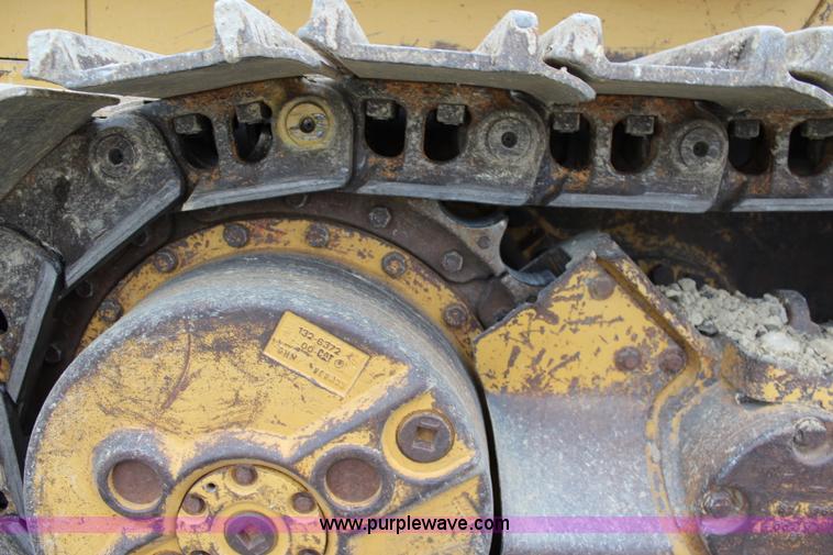 image for item L2330 2002 Caterpillar 963C track loader