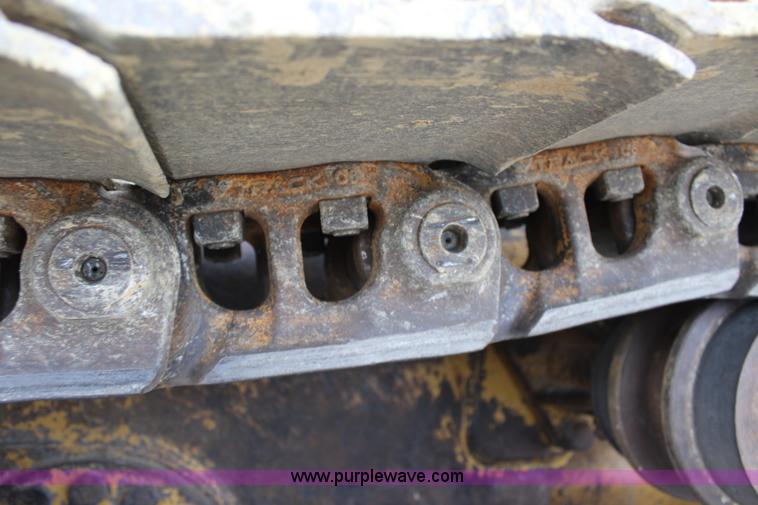 image for item L2330 2002 Caterpillar 963C track loader