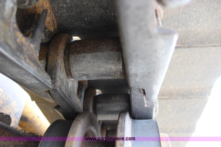 image for item L2330 2002 Caterpillar 963C track loader