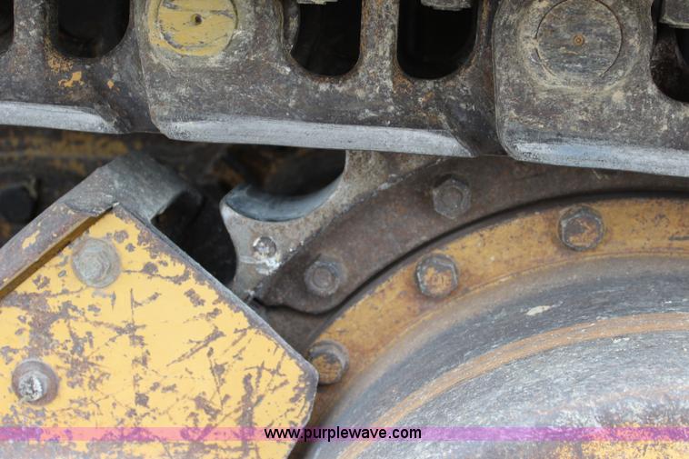 image for item L2330 2002 Caterpillar 963C track loader