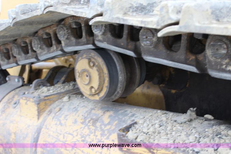 image for item L2330 2002 Caterpillar 963C track loader