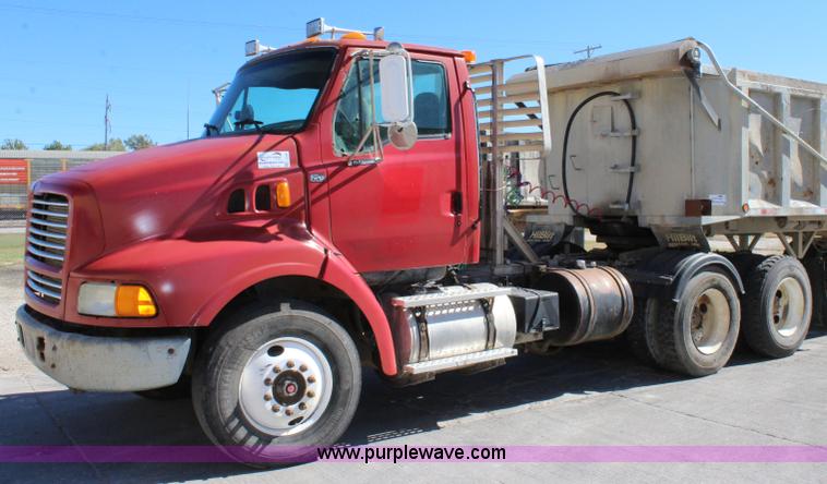 image for item L2355 1998 Ford AT9513 Aeromax 113 semi truck