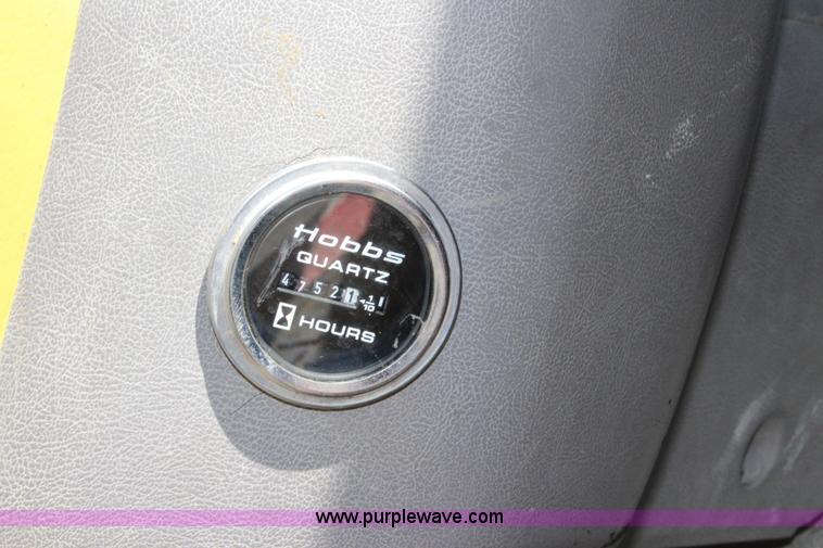 image for item L2355 1998 Ford AT9513 Aeromax 113 semi truck