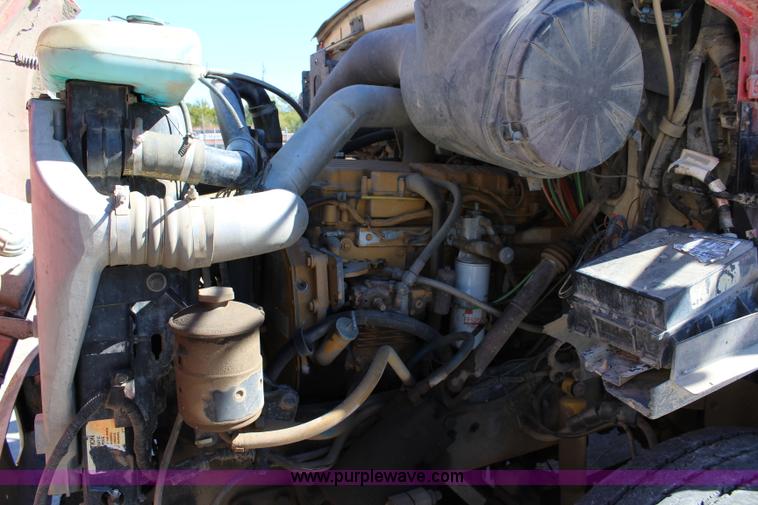 image for item L2355 1998 Ford AT9513 Aeromax 113 semi truck