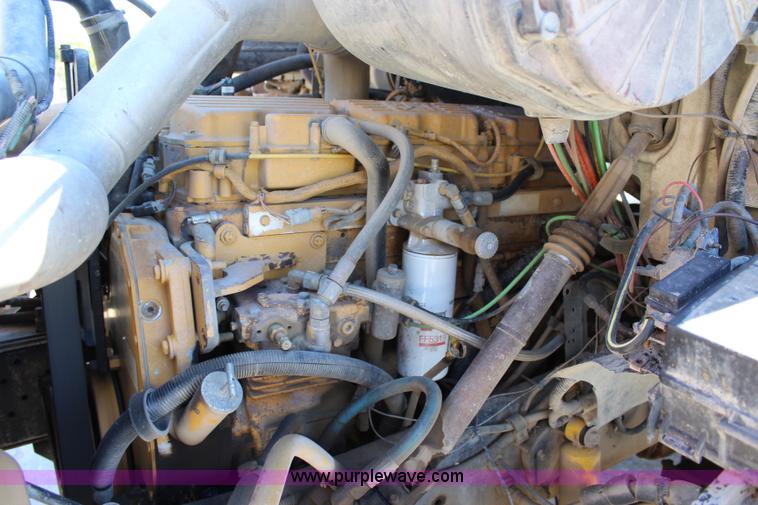 image for item L2355 1998 Ford AT9513 Aeromax 113 semi truck