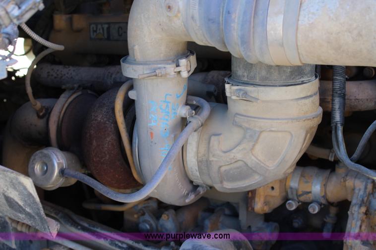 image for item L2355 1998 Ford AT9513 Aeromax 113 semi truck