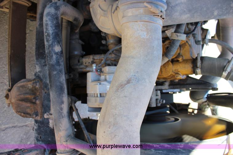 image for item L2355 1998 Ford AT9513 Aeromax 113 semi truck