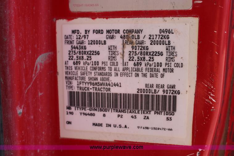 image for item L2355 1998 Ford AT9513 Aeromax 113 semi truck