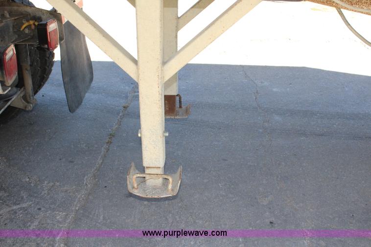 image for item L2356 1998 Hilbilt end dump trailer