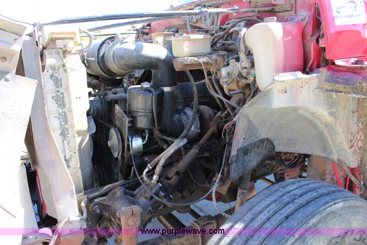 image for item L2461 1990 Ford F700 fuel truck
