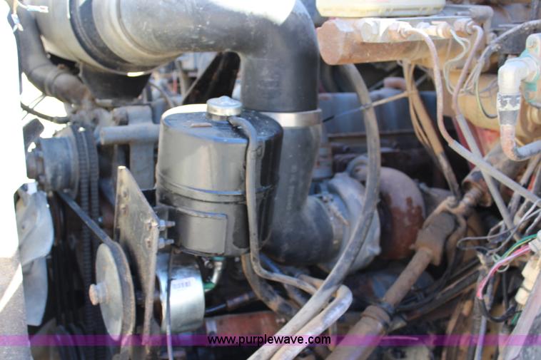 image for item L2461 1990 Ford F700 fuel truck
