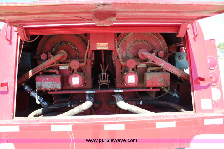 image for item L2461 1990 Ford F700 fuel truck