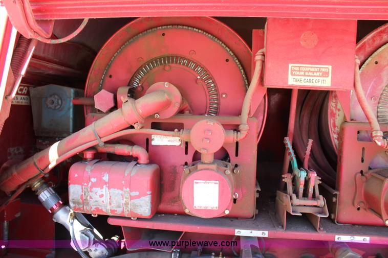 image for item L2461 1990 Ford F700 fuel truck